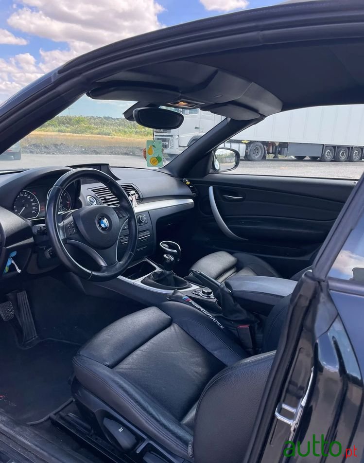 2010' BMW 118 D Coupe Limited Edition photo #4