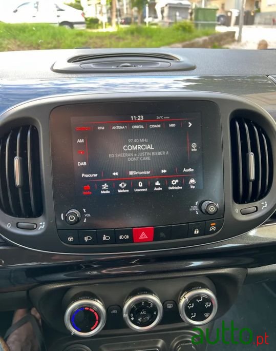 2018' Fiat 500L photo #2