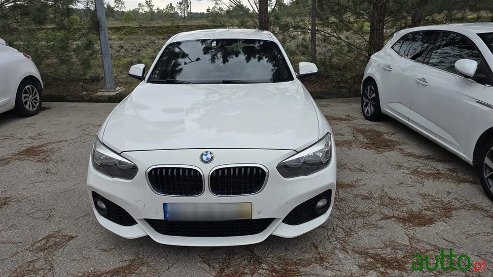 2016' BMW Série 1 D Pack M photo #6
