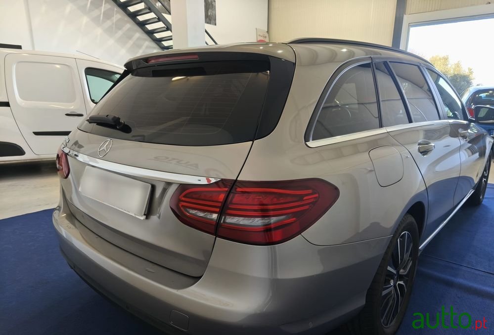 2020' Mercedes-Benz Classe C D photo #6