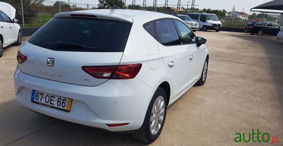 2013' SEAT Leon photo #2