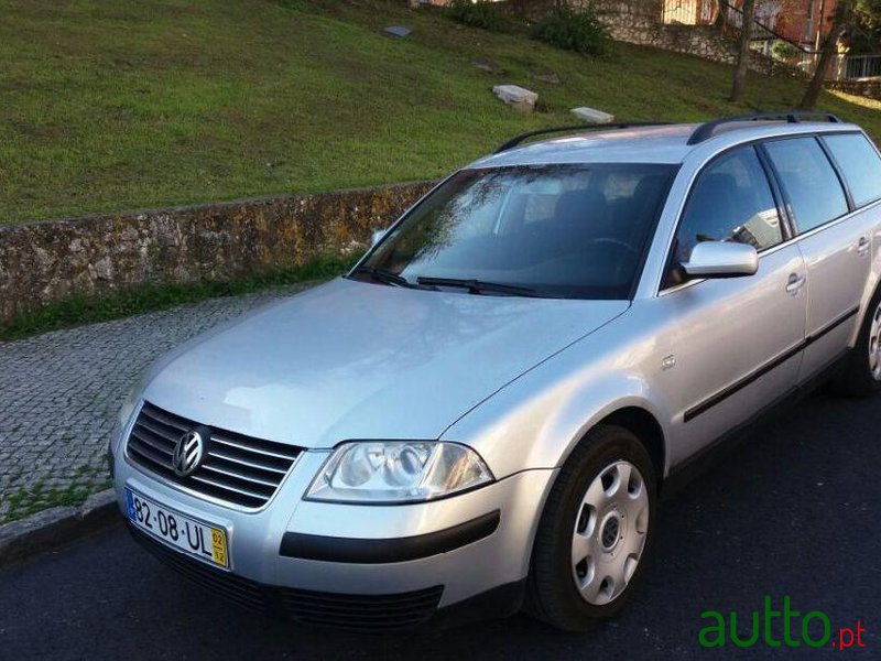 2002' Volkswagen Passat-Variant 1.9 Tdi photo #2