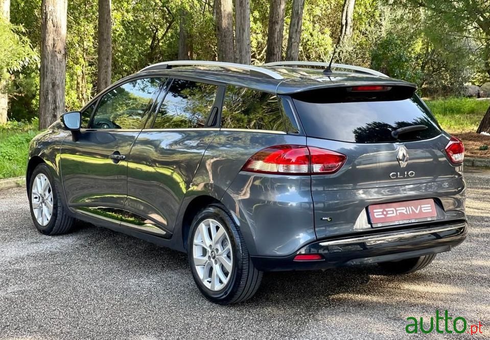 2019' Renault Clio Sport Tourer photo #6