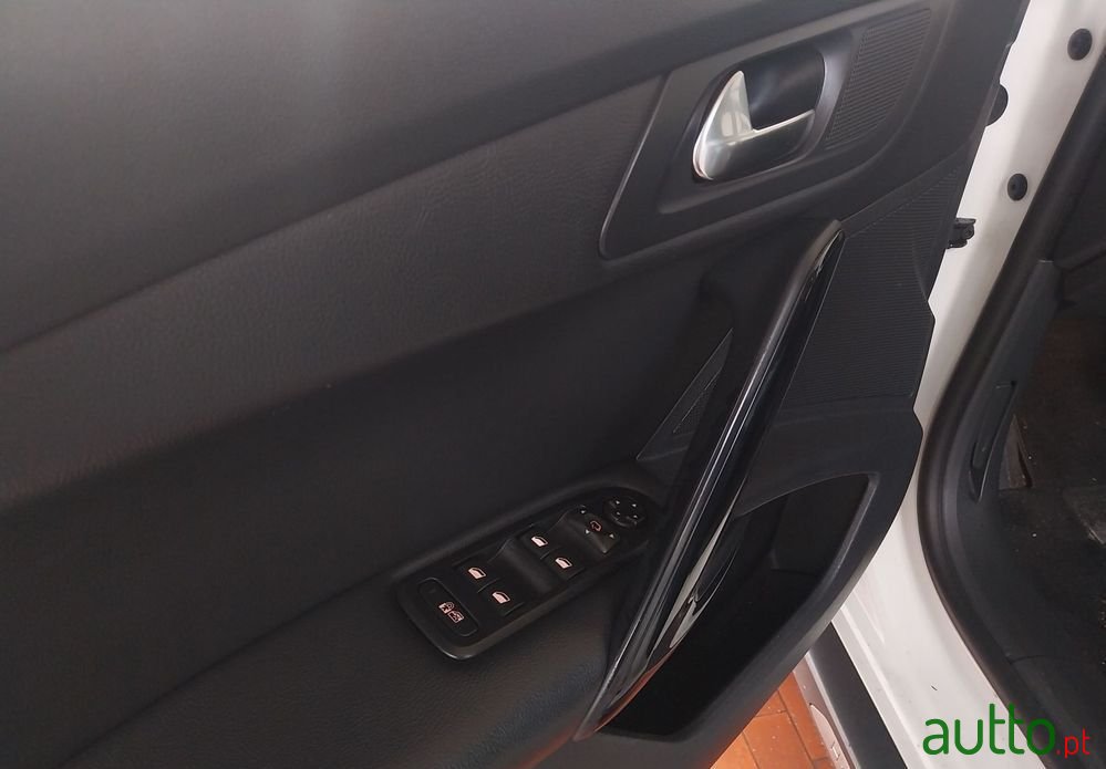 2014' Peugeot 508 RXH photo #3