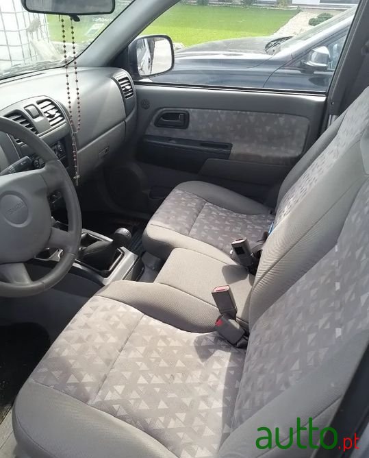 2006' Isuzu Rodeo photo #3