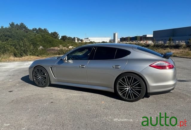 2013' Porsche Panamera photo #2