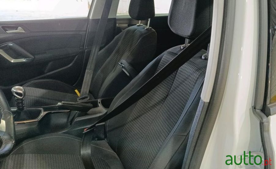 2019' Peugeot 308 photo #3