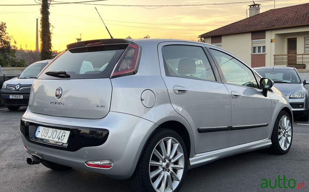 2010' Fiat Punto Evo photo #4
