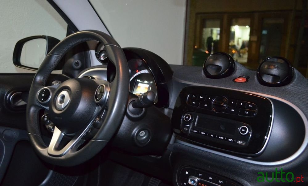 2015' Smart Fortwo 0.9 Passion 90 photo #5