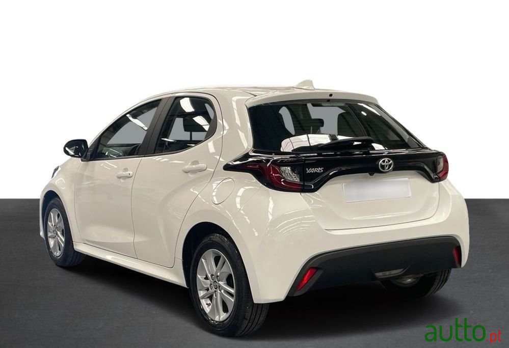 2022' Toyota Yaris photo #2