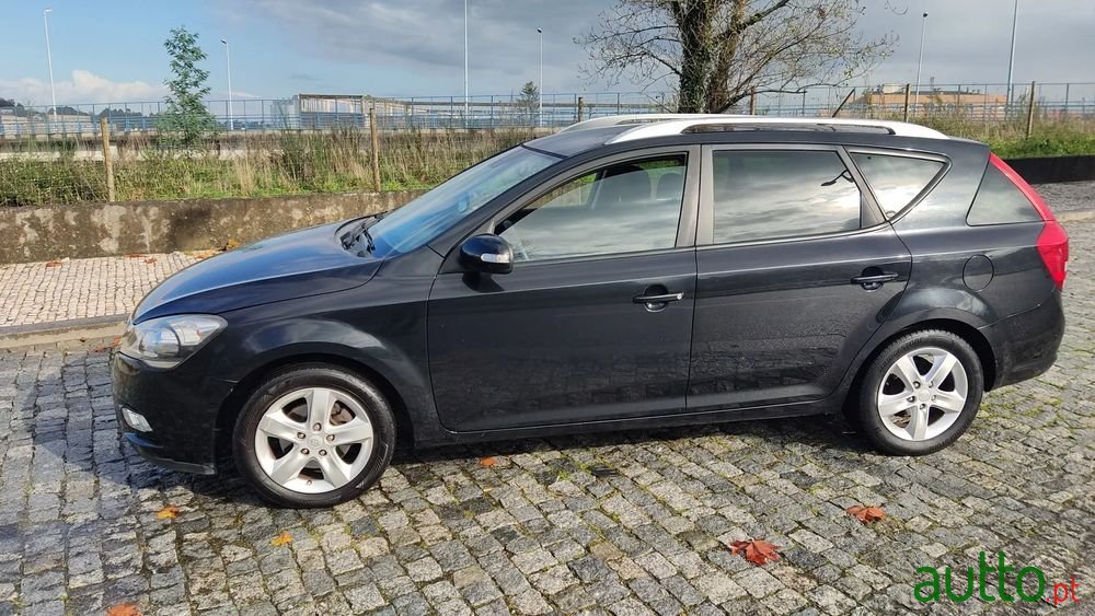 2010' Kia Ceed Sw photo #1