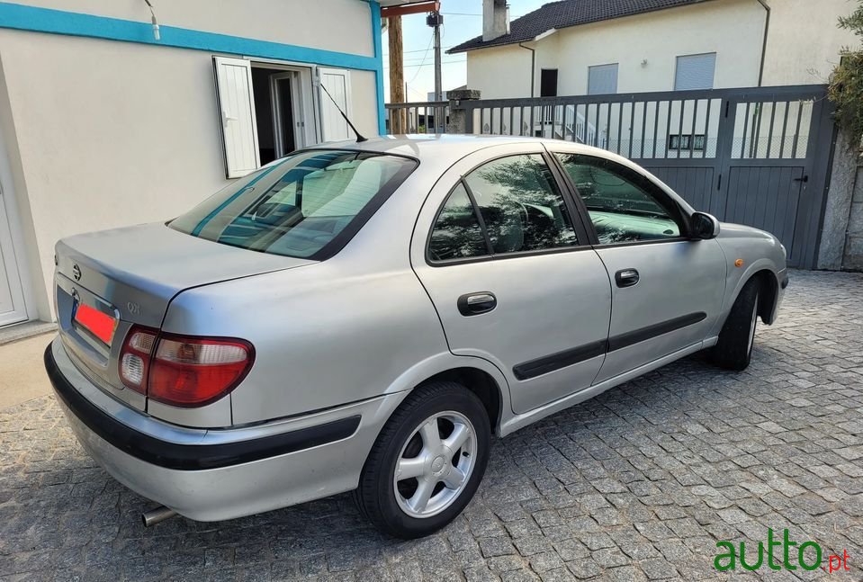 2001' Nissan Almera photo #3
