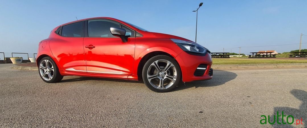 2015' Renault Clio photo #1