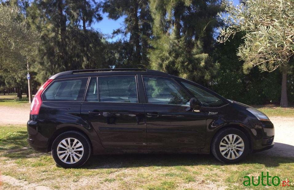 2007' Citroen C4-Grand-Picasso photo #1