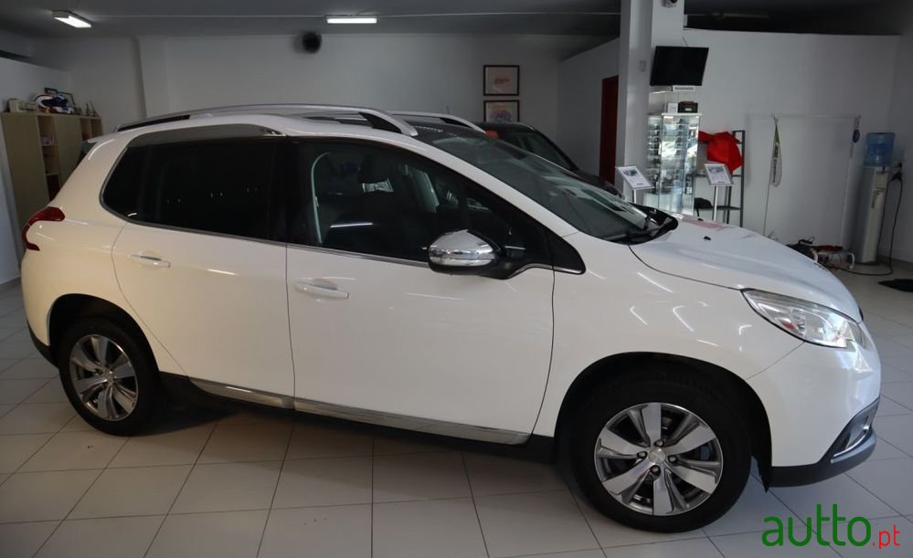 2015' Peugeot 2008 photo #5