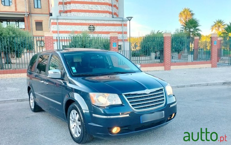 2008' Chrysler Grand Voyager photo #1