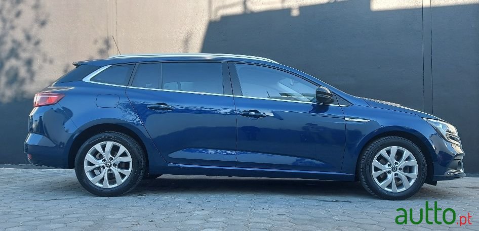 2019' Renault Megane Sport Tourer photo #2