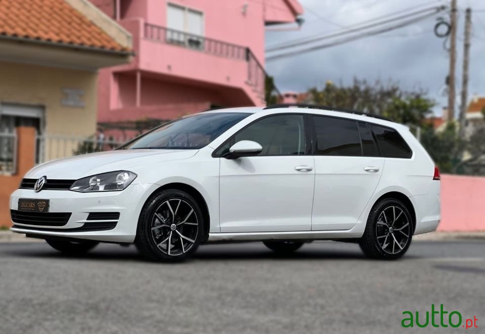 2016' Volkswagen Golf photo #3