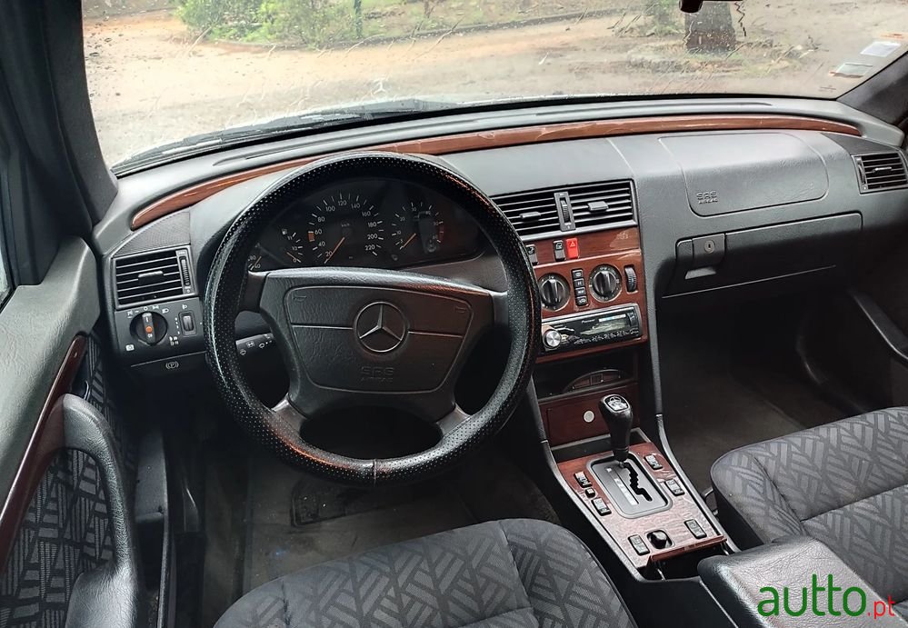 1995' Mercedes-Benz C 250 photo #3