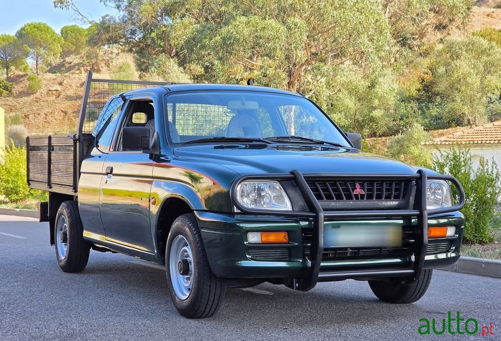 2001' Mitsubishi L200 2.5 Td Club 3L photo #1