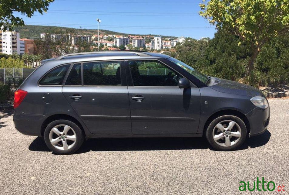 2008' Skoda Fabia Break Elegance photo #1