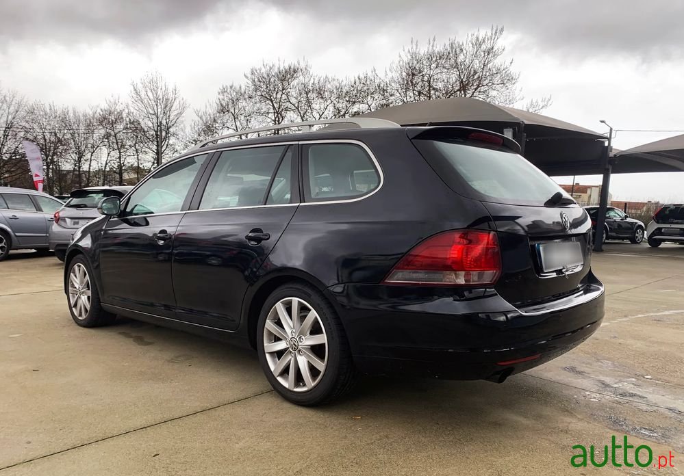 2010' Volkswagen Golf Variant photo #5