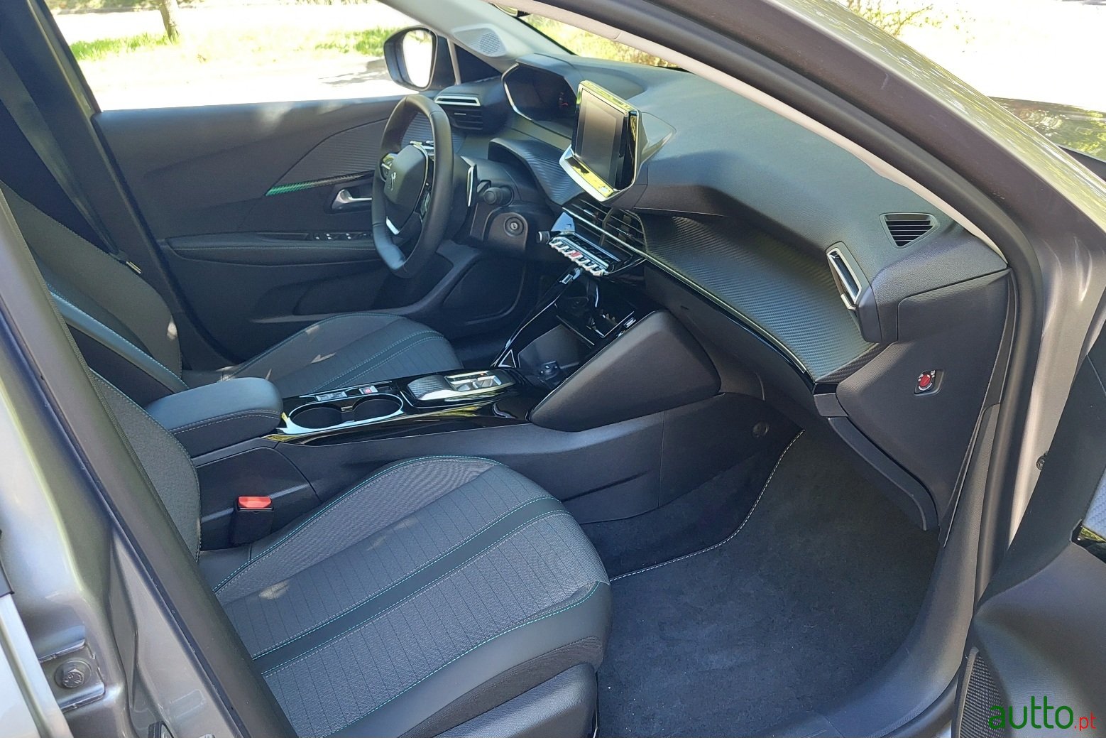 2024' Peugeot 208 Allure 1.2 photo #5