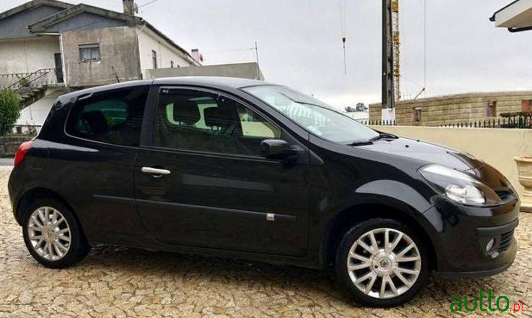 2008' Renault Clio photo #1