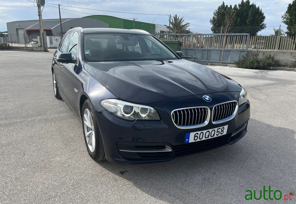 2015' BMW 520 photo #2