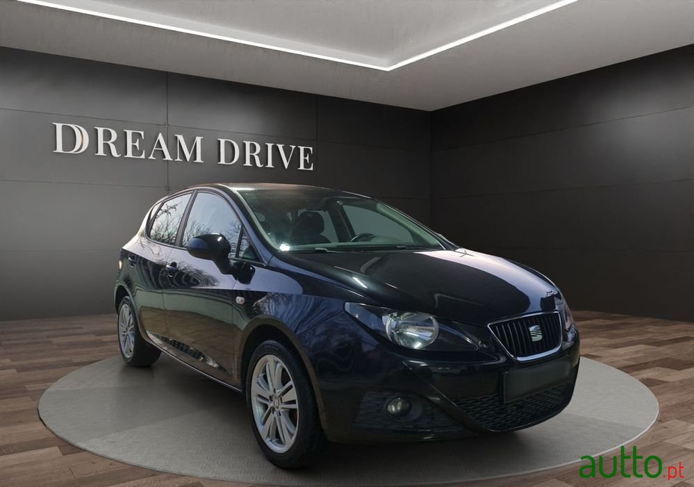 2011' SEAT Ibiza photo #3