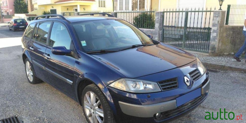 2004' Renault Megane Break photo #2