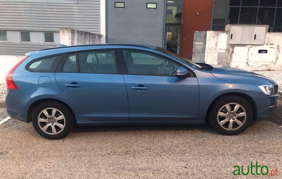 2013' Volvo V60 D2 photo #4