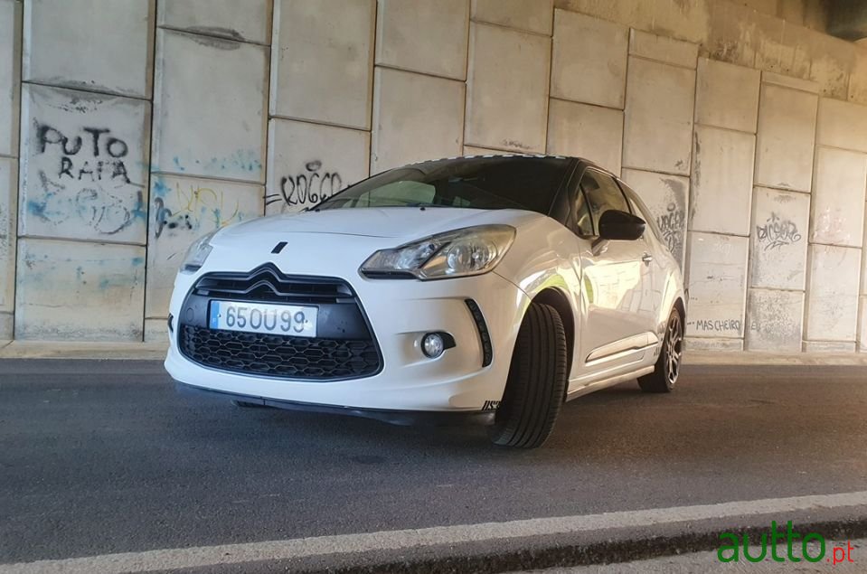 2014' Citroen DS3 photo #3