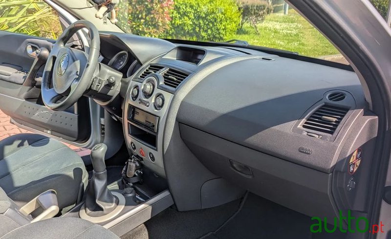 2003' Renault Megane Break photo #3