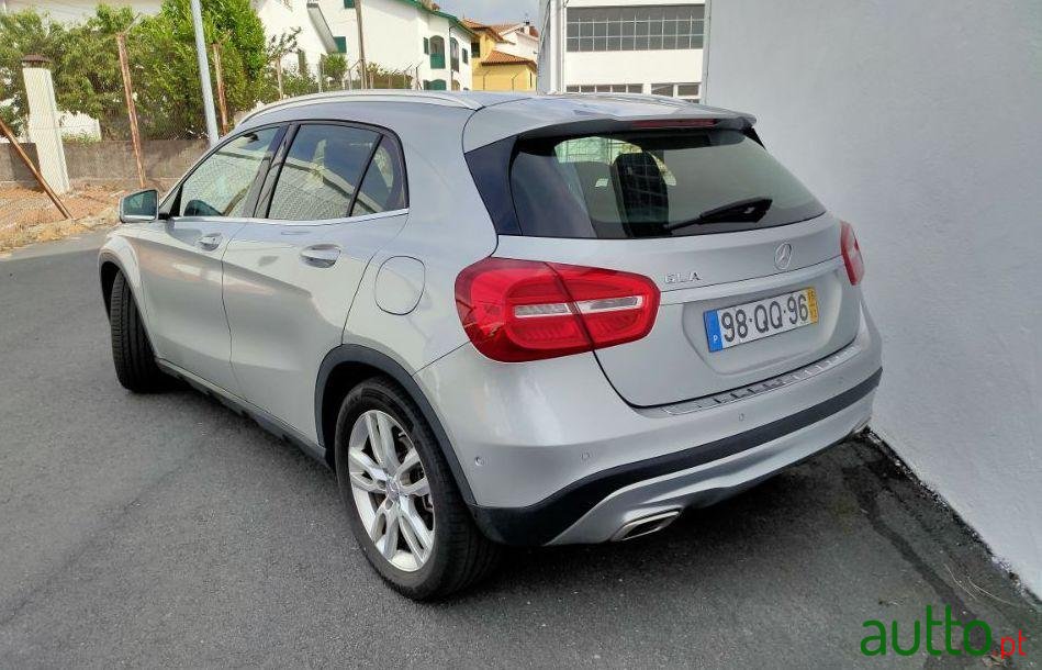 2015' Mercedes-Benz Gla-180 photo #3