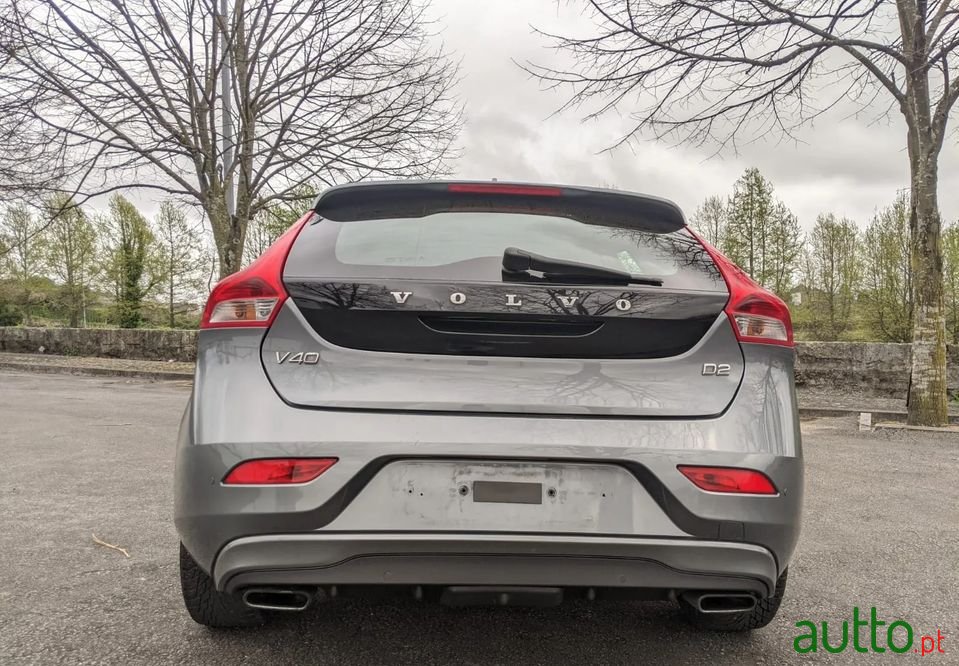 2014' Volvo V40 photo #3