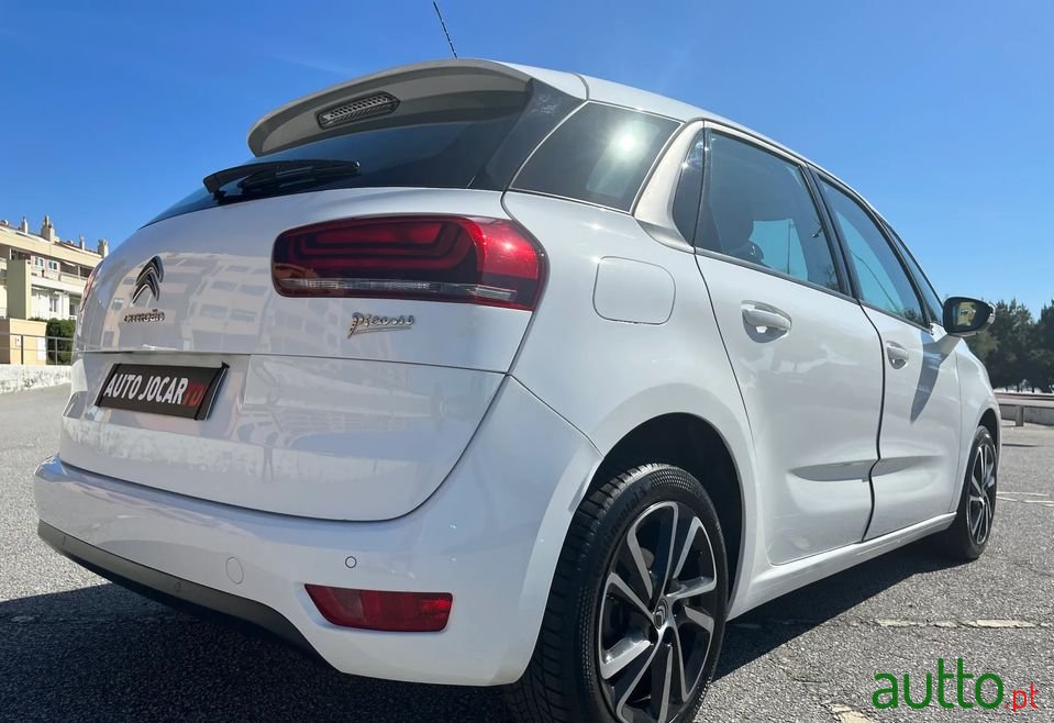 2017' Citroen C4 Picasso photo #6