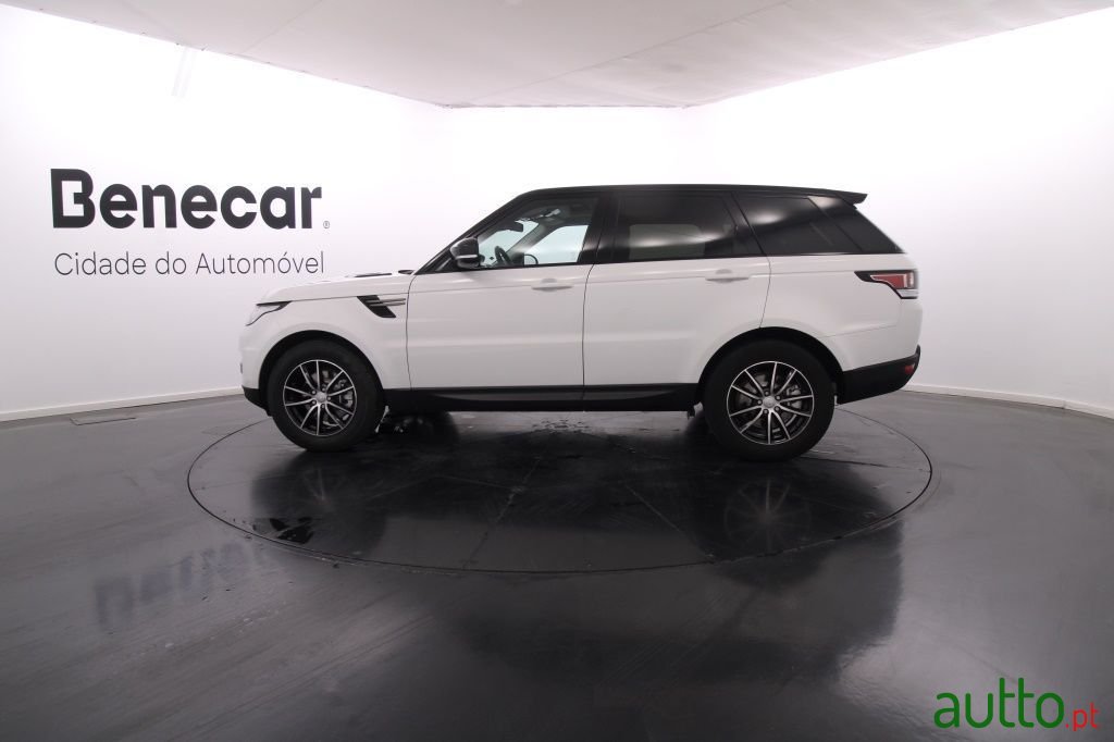 2019' Land Rover Range Rover Sport photo #3