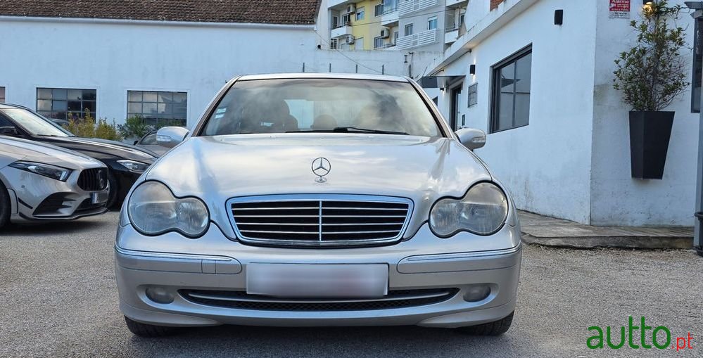 2002' Mercedes-Benz Classe C photo #2