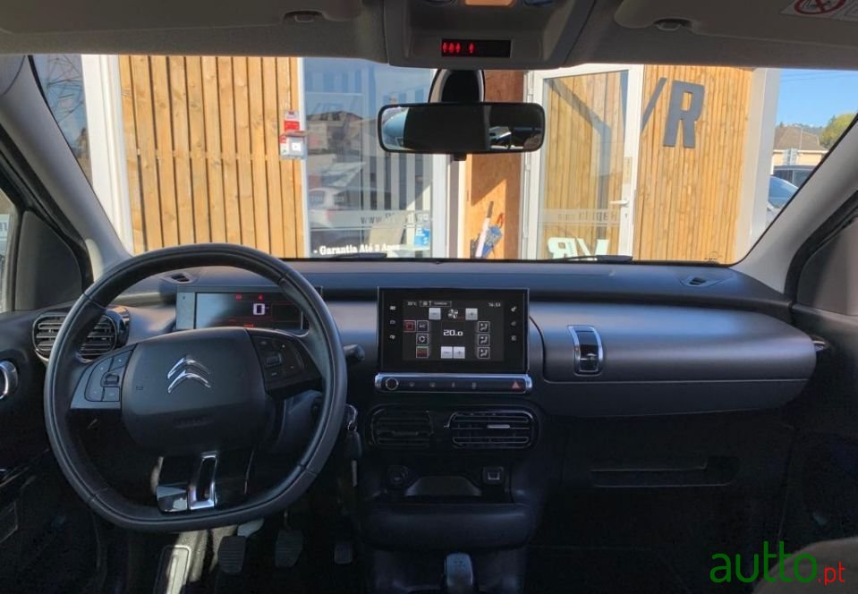 2017' Citroen C4 Cactus photo #6