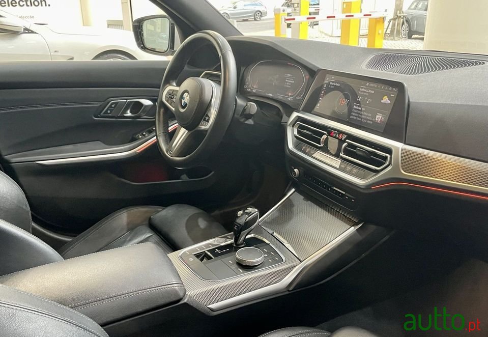 2019' BMW 320 photo #2