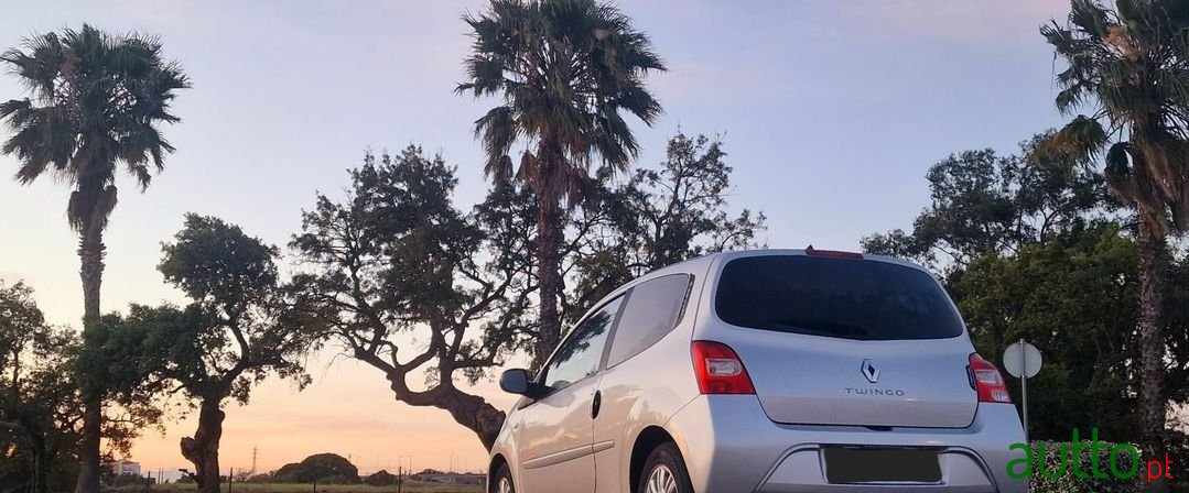 2010' Renault Twingo photo #2