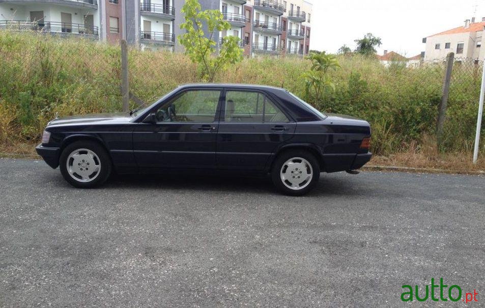 1984' Mercedes-Benz 190 190D photo #1