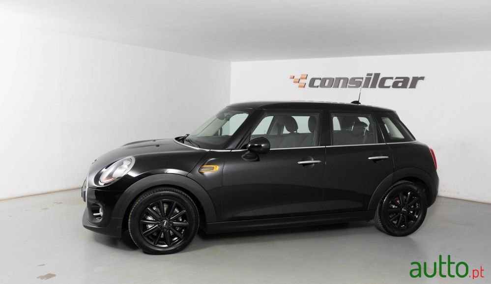 2016' MINI One D 5 Portas photo #6