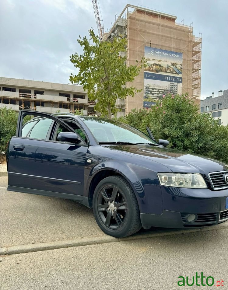 2002' Audi A4 Avant photo #1