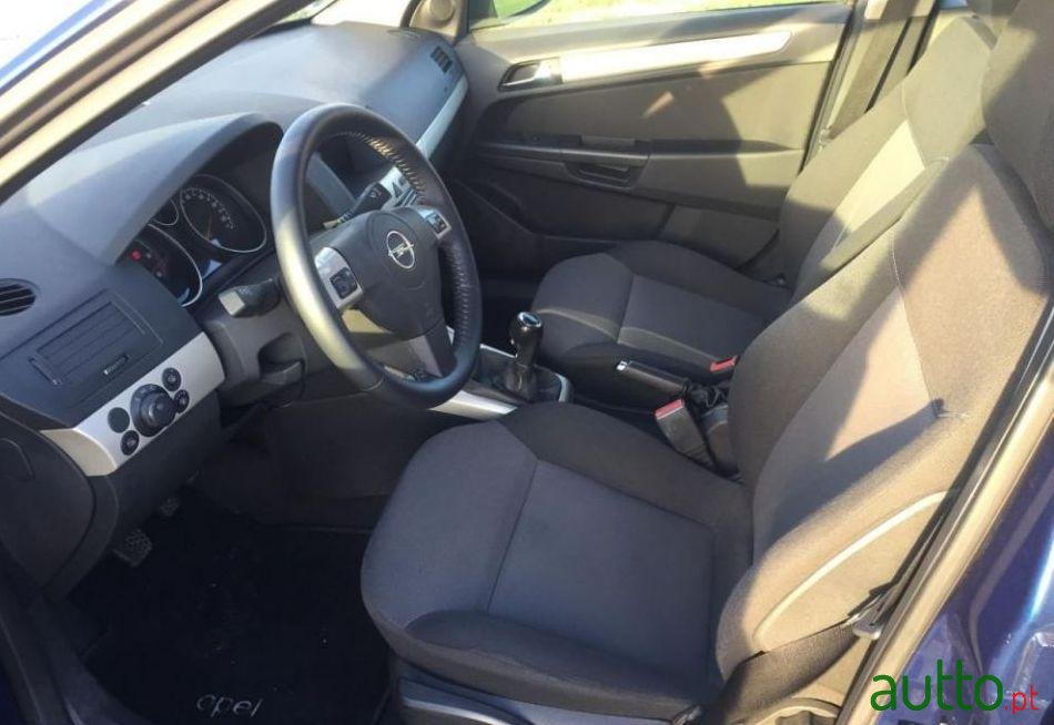 2008' Opel Astra 1.3 Cdti Cosmo photo #2