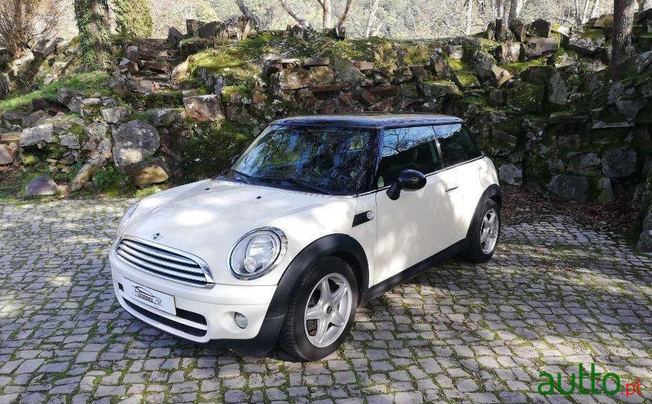 2009' MINI Cooper 1.6 D photo #3