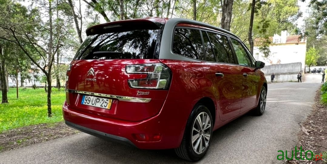 2015' Citroen C4 Grand Picasso photo #5