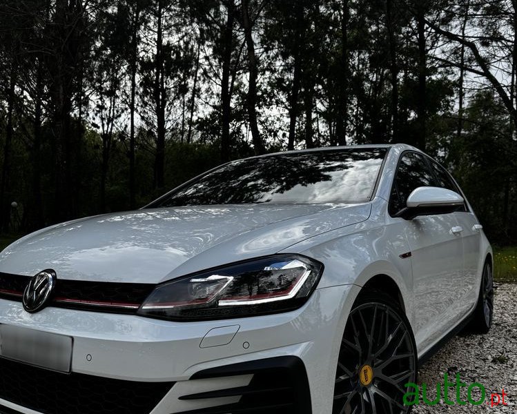 2018' Volkswagen Golf photo #2
