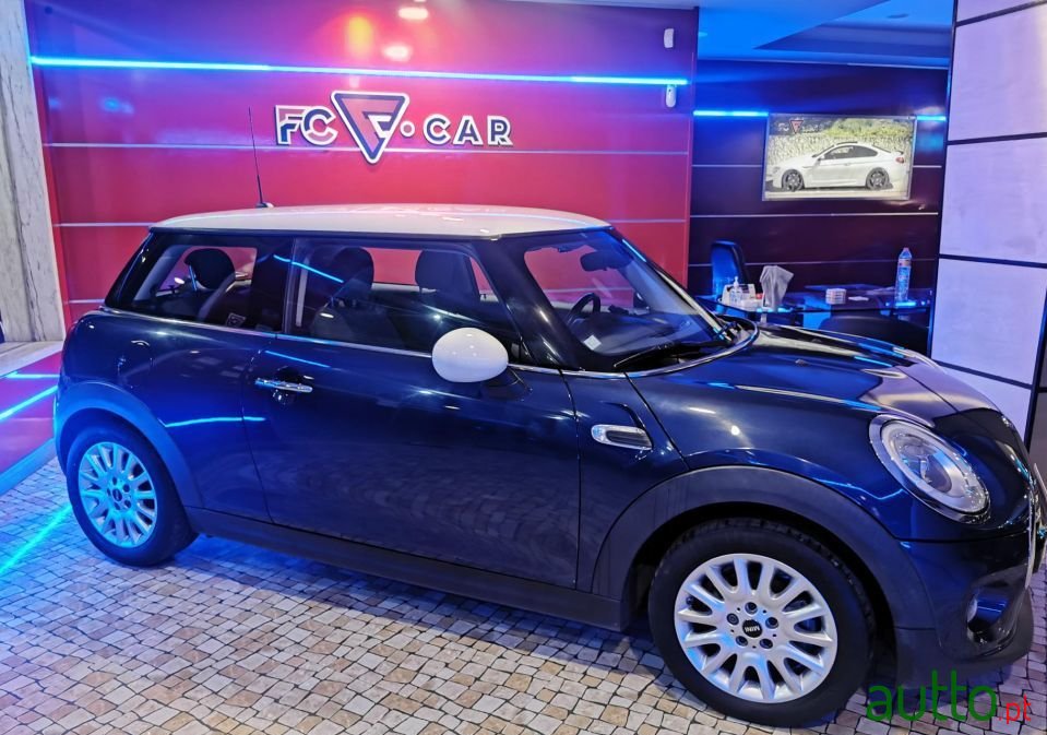 2015' MINI Cooper photo #2